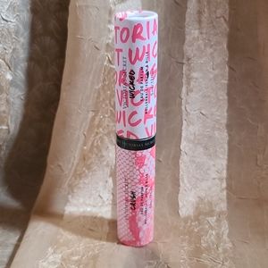 NWT Victoria secret rollerball perfume. (#A0019).